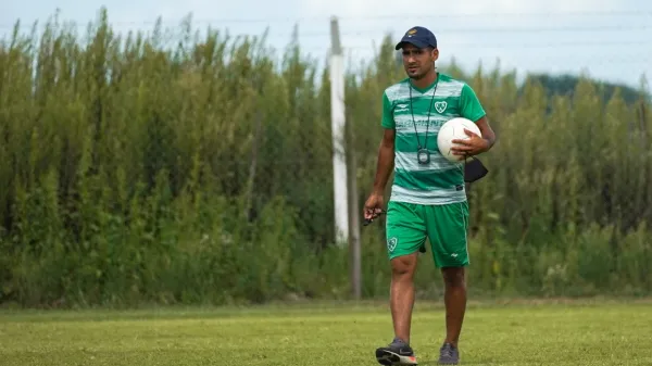 Se fue como jugador, volvió como técnico...