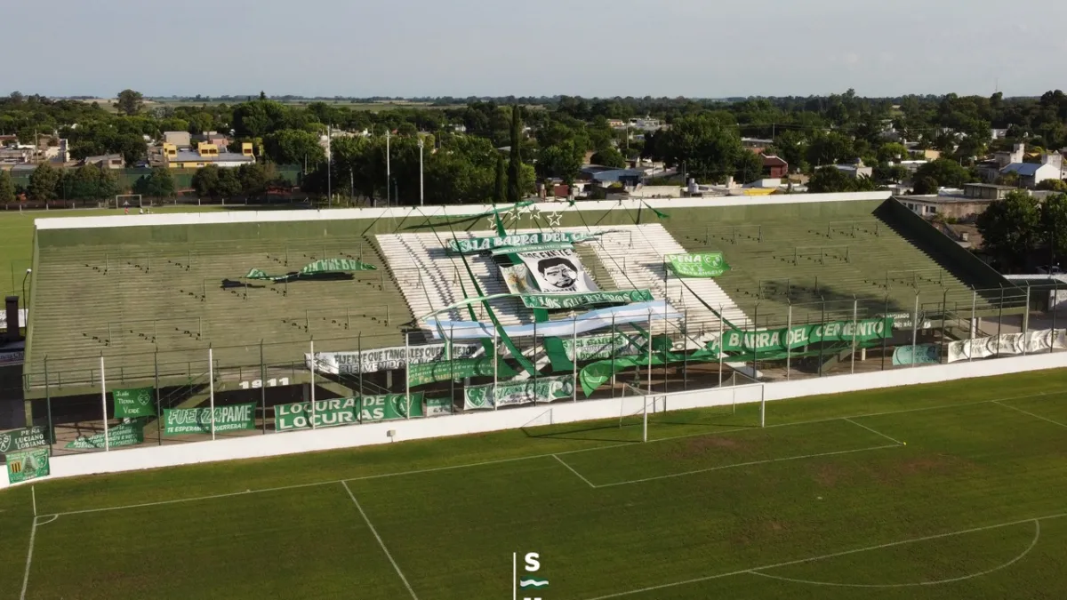 Sarmiento y Dálmine dejaron un empate en el homenaje a Maradona