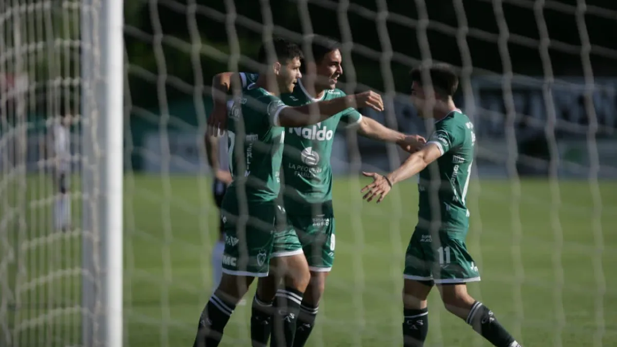 Sarmiento comparte la punta del Reducido