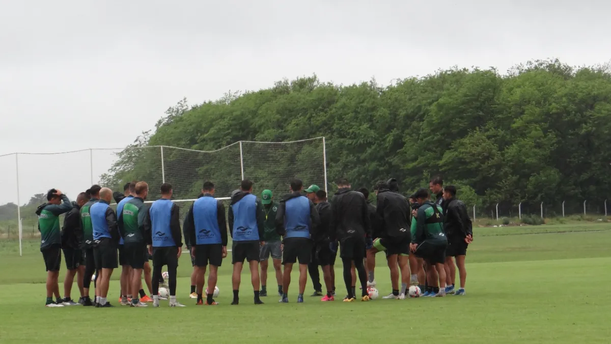 El agua impidió la práctica de fútbol