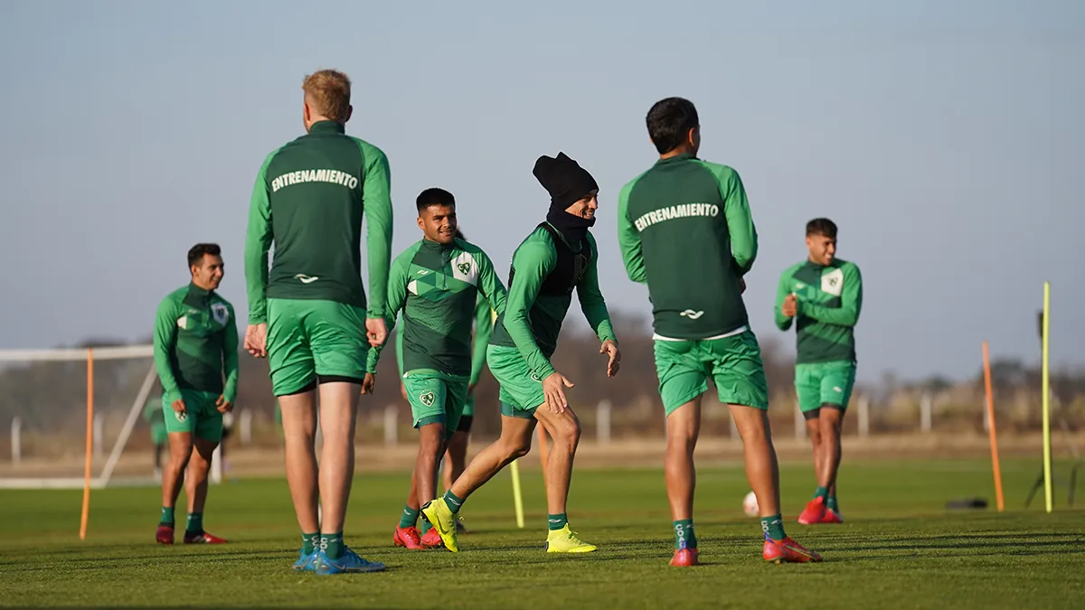Sarmiento volvió a las prácticas y confirmaron al árbitro