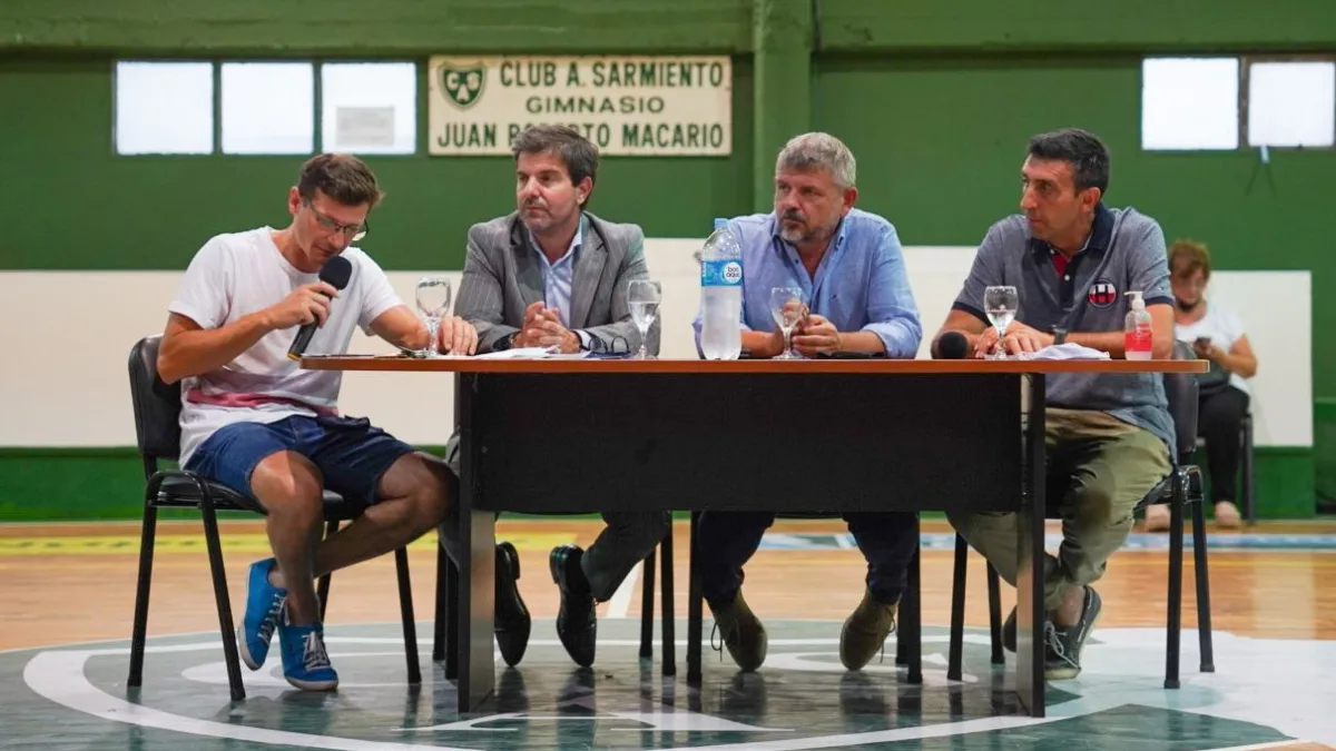 Se trata el aumento de la cuota societaria