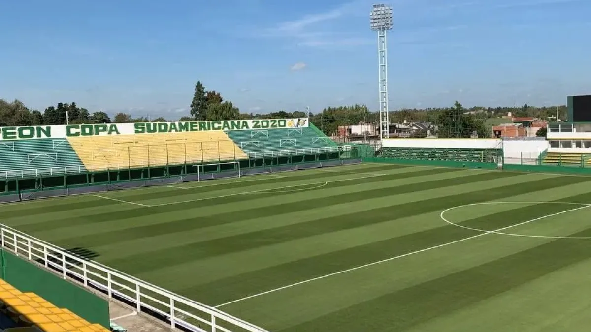 Sarmiento viajó para visitar a Defensa y Justicia