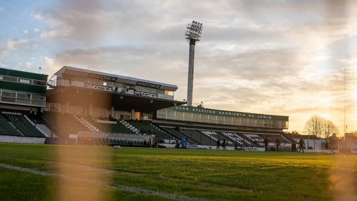 Lunes de fútbol en el Eva Perón