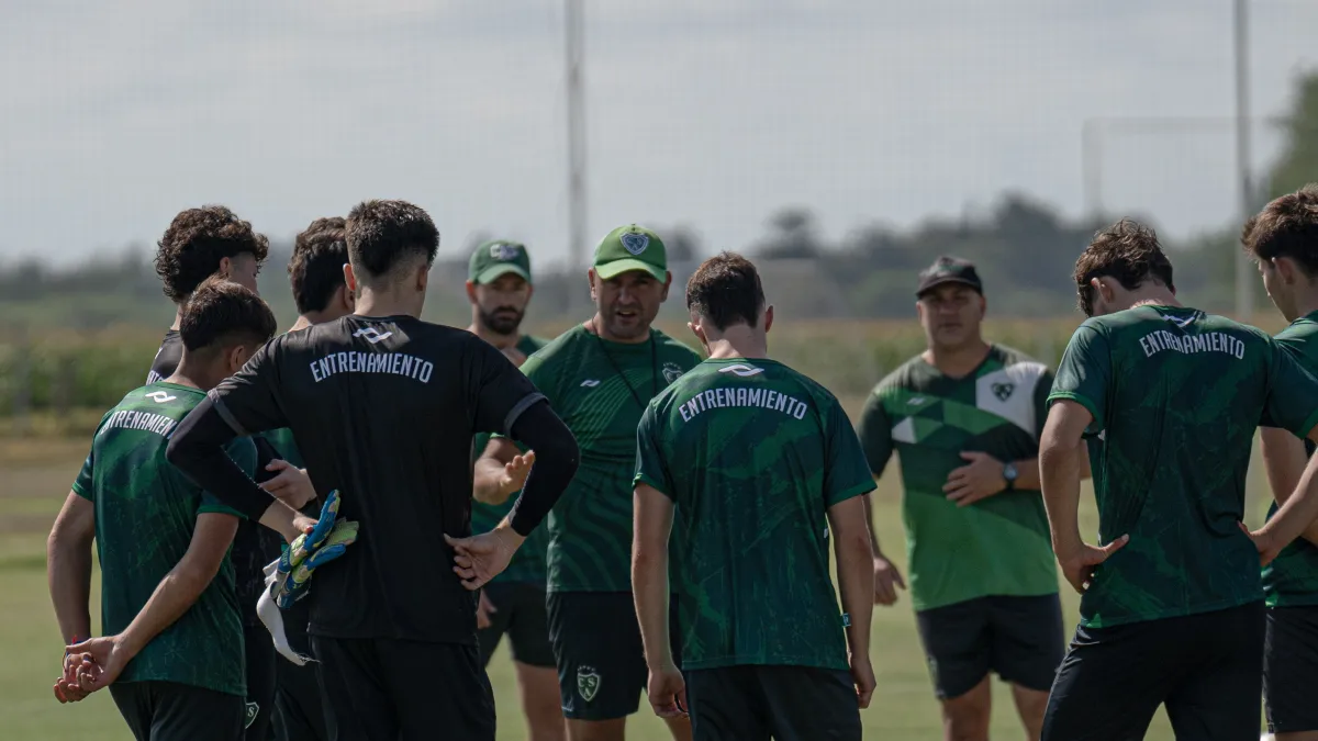 La Reserva arrancó con plantel renovado