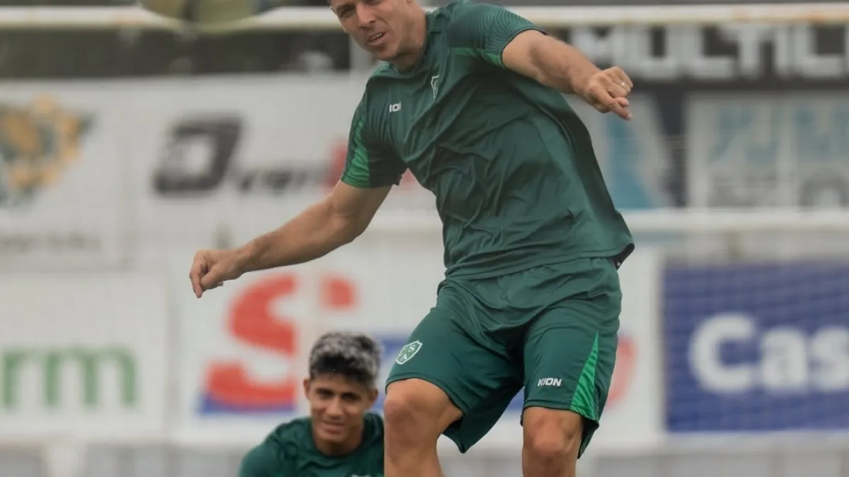 Sarmiento juega en La Plata
