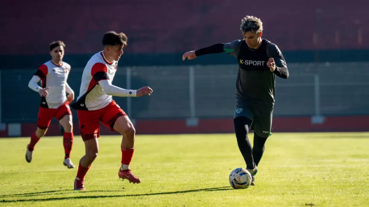 Newell's y Sarmiento jugaron un amistoso